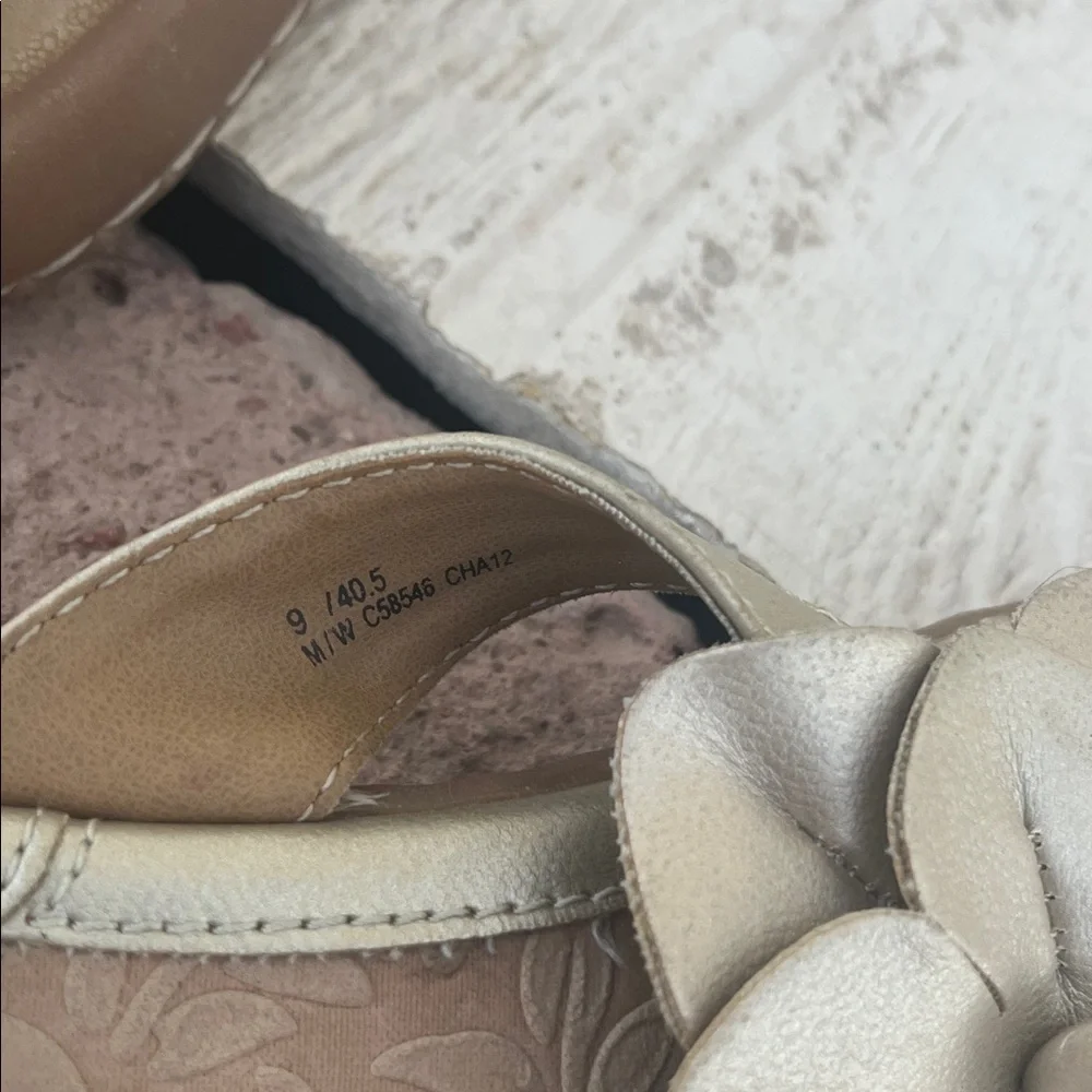 BOC Born Concept Floral Gold Thong Sandals 9 / 40.5